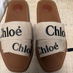 CHLOÉ
Off-White Woody Flat Mules
